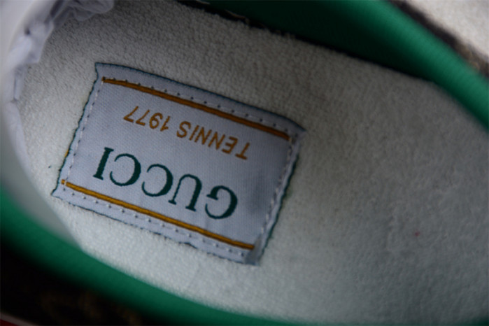 G*u*i* trainer sneaker 109