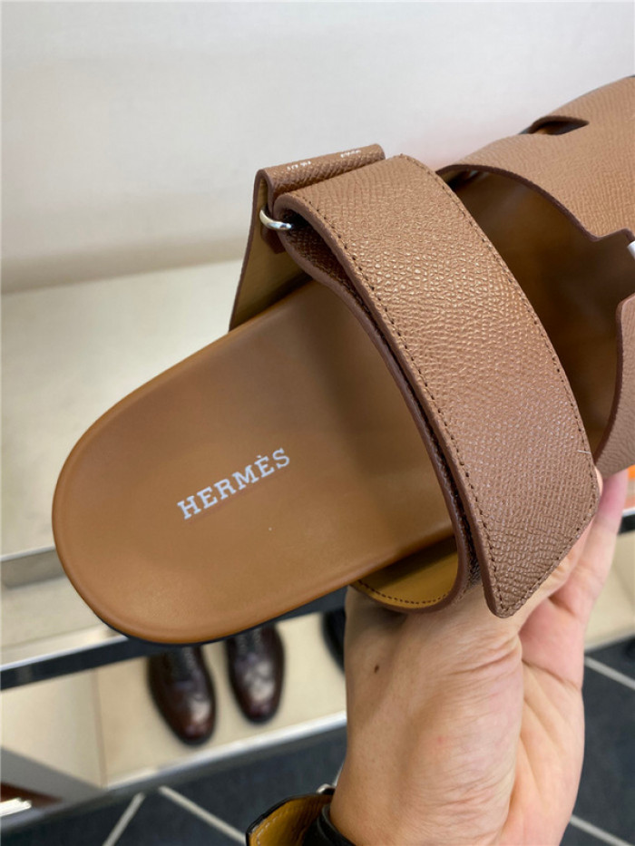 herme* sandal h57