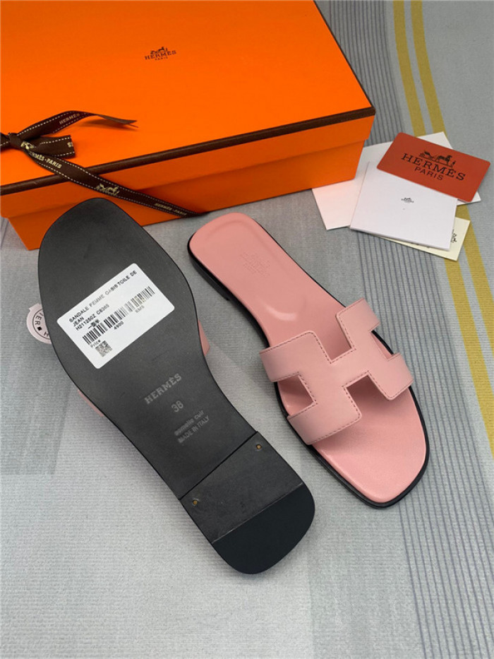 herme* sandal19