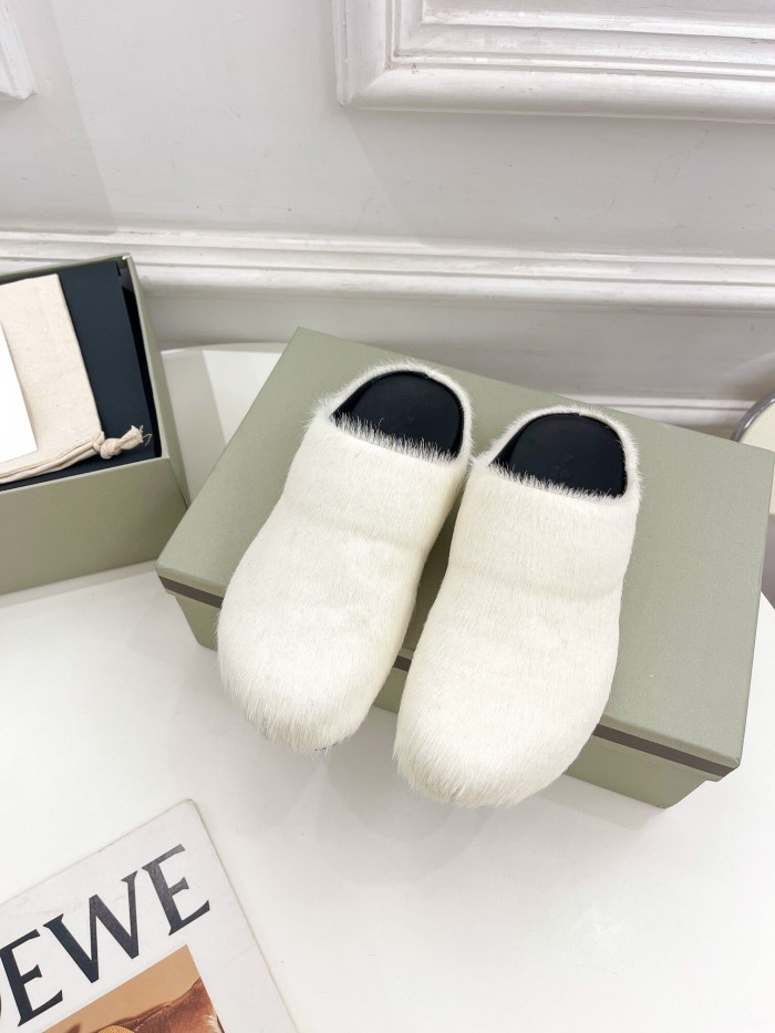 white long hair calfskin fussbett sabot mar04
