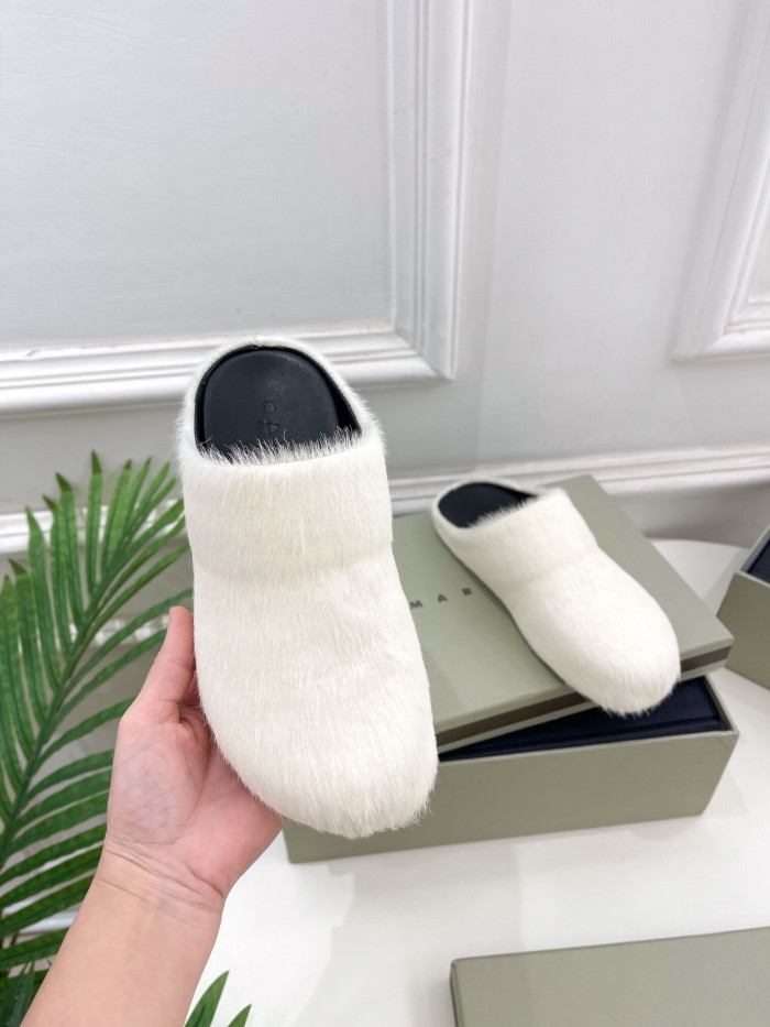 white long hair calfskin fussbett sabot mar04
