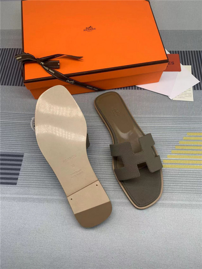 herme* sandal h28