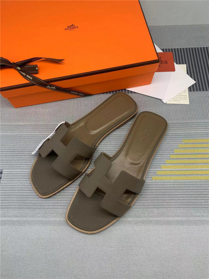 herme* sandal h28