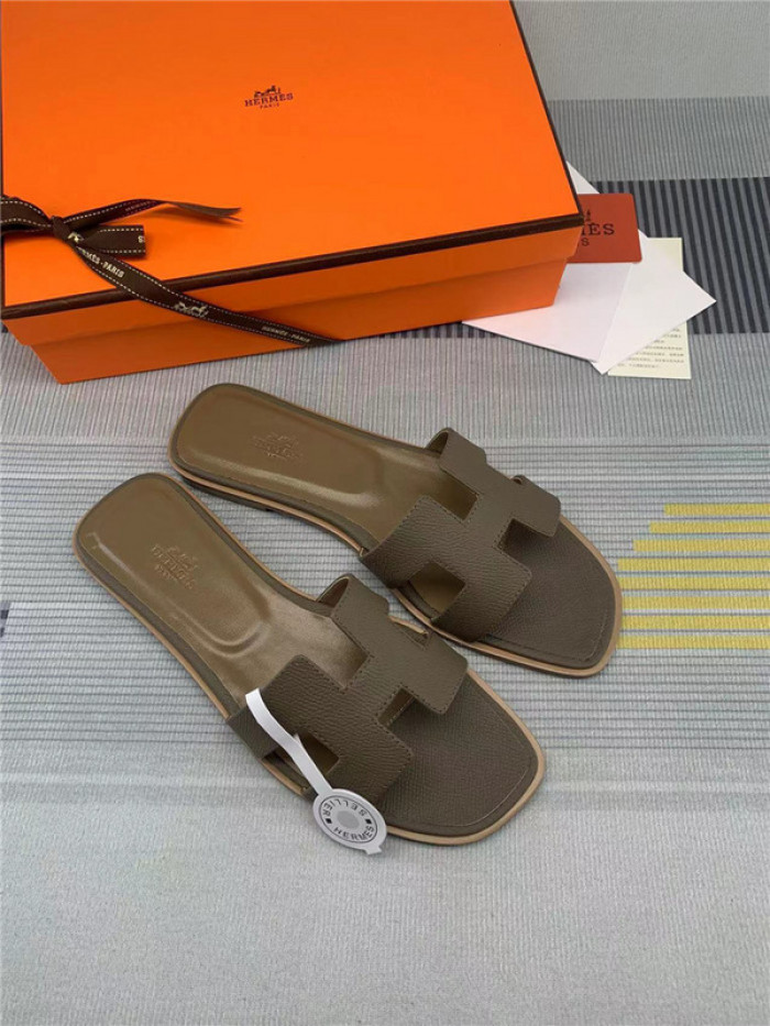 herme* sandal h28
