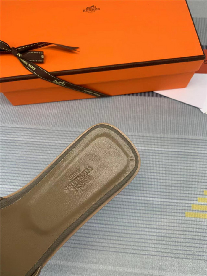 herme* sandal h28