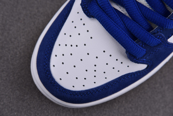 Nike SB Dunk Low Los Angeles Dodgers DO9395-400