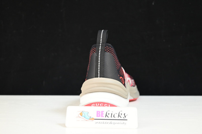 G*u*i* trainer sneaker usn10-8490