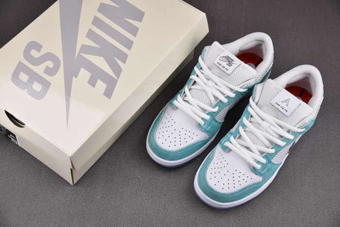 nike sb dunk low april skateboards fd2562-400