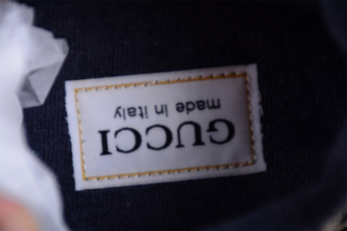 G*u*i* trainer sneaker 107