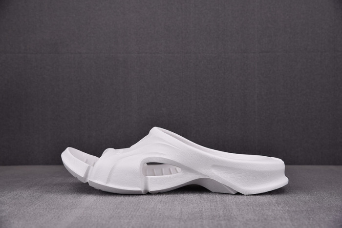 balenciag* sandal 13