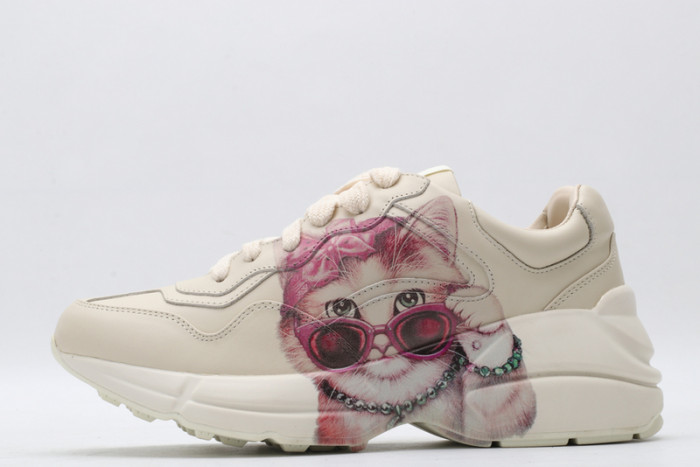 G*u*i* trainer sneaker22