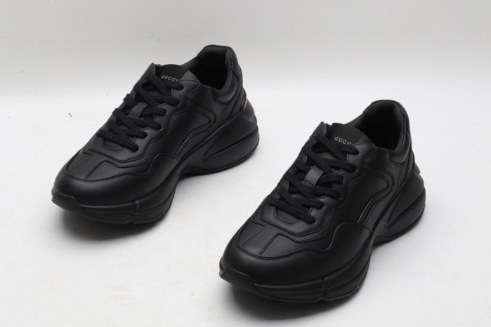 G*u*i* trainer sneaker 87