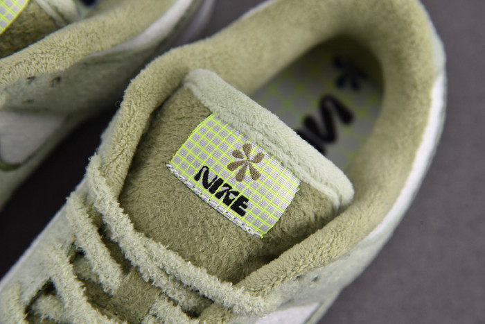 Nike Dunk Low SE Fleece Pack Honeydew (W) DQ7579-300