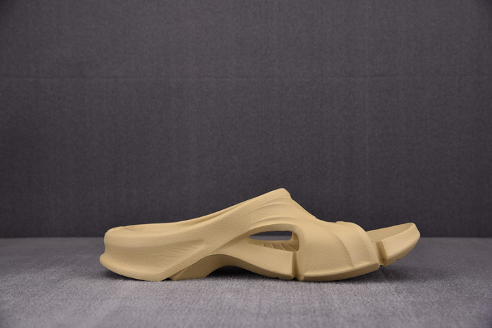 balenciag* sandal 17