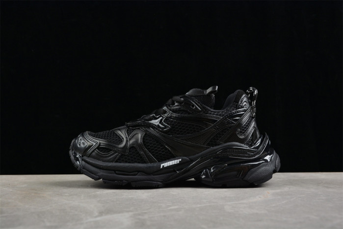 Balenciaga runner W3RXP1090