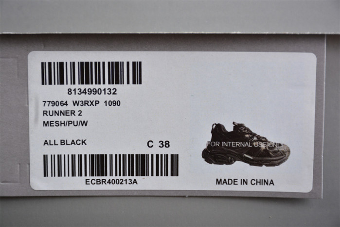 Balenciaga runner W3RXP1090