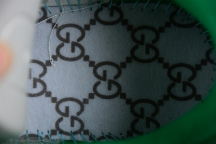 G*u*i* trainer sneaker 102