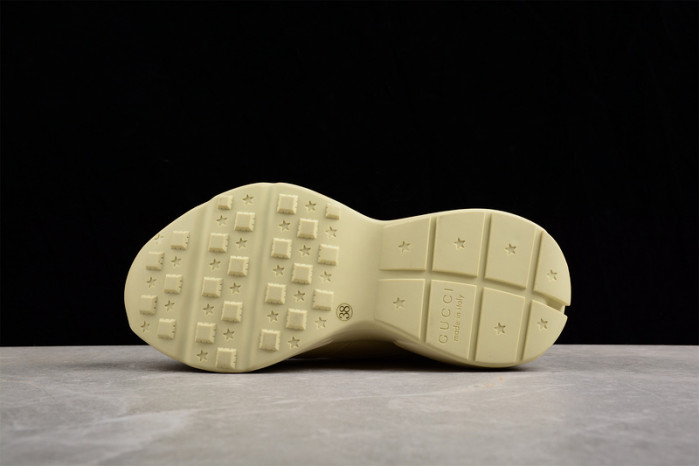 G*u*i* trainer sneaker 84