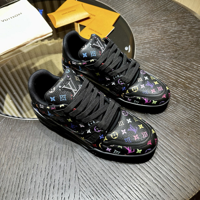 L0VT SNEAKER