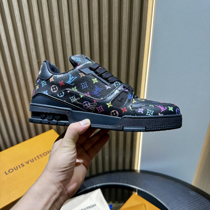 L0VT SNEAKER