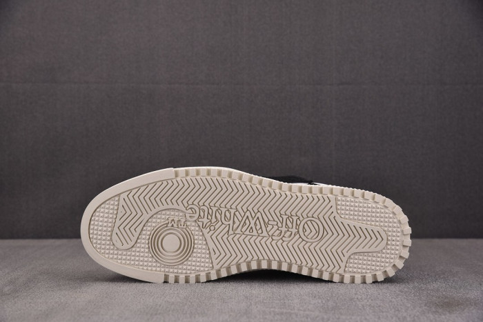 OFW SNEAKER