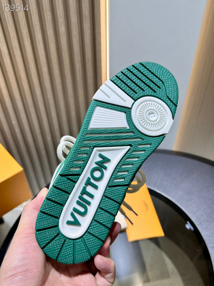 L0VT SNEAKER