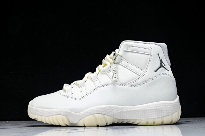 Air Jordan 11 Retro Grand Finale (Women's)  AR0715-110