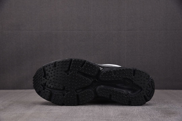 OFW SNEAKER