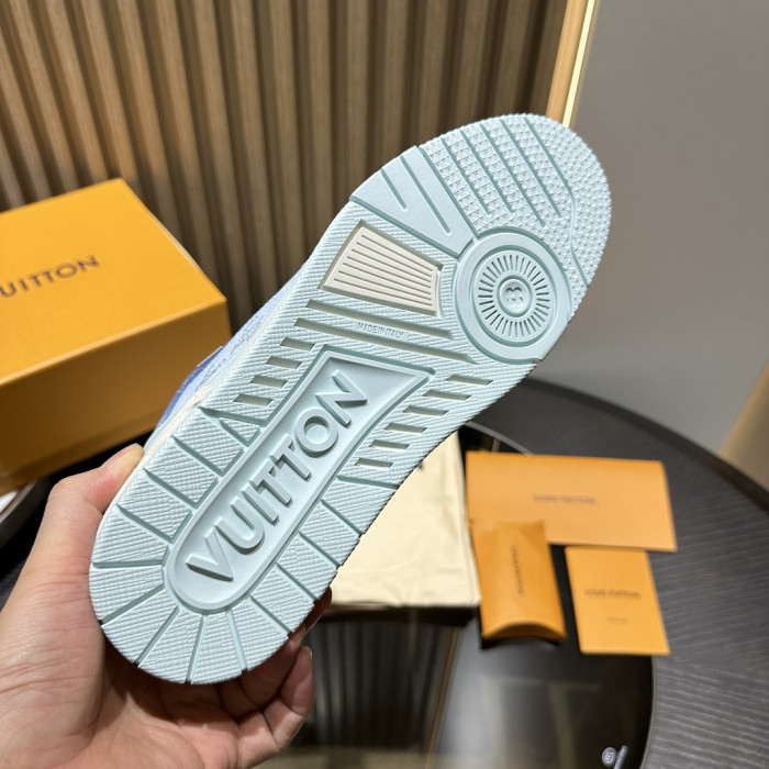 L0VT SNEAKER