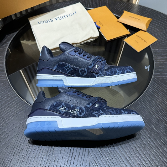 L0VT SNEAKER