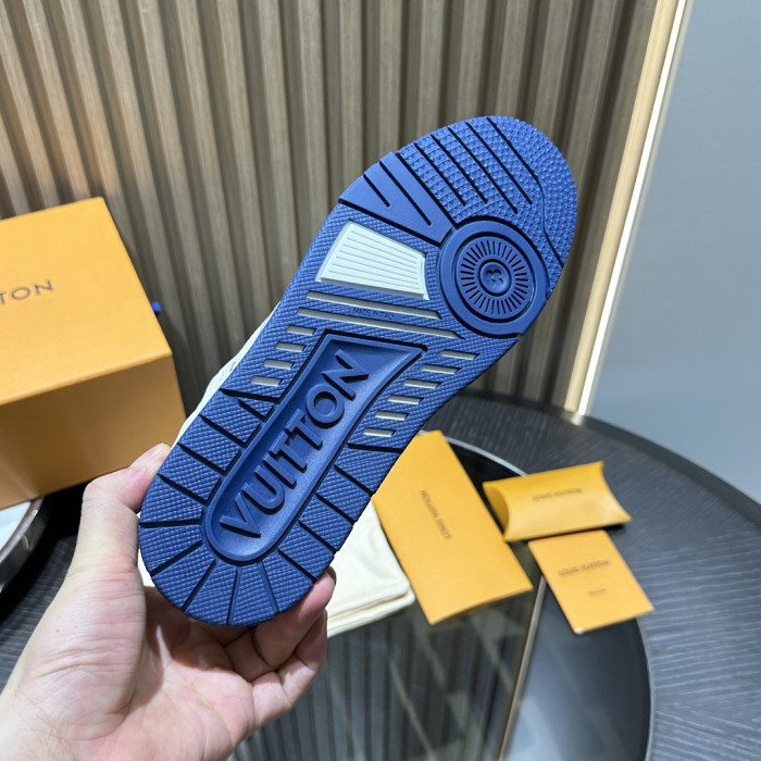L0VT SNEAKER