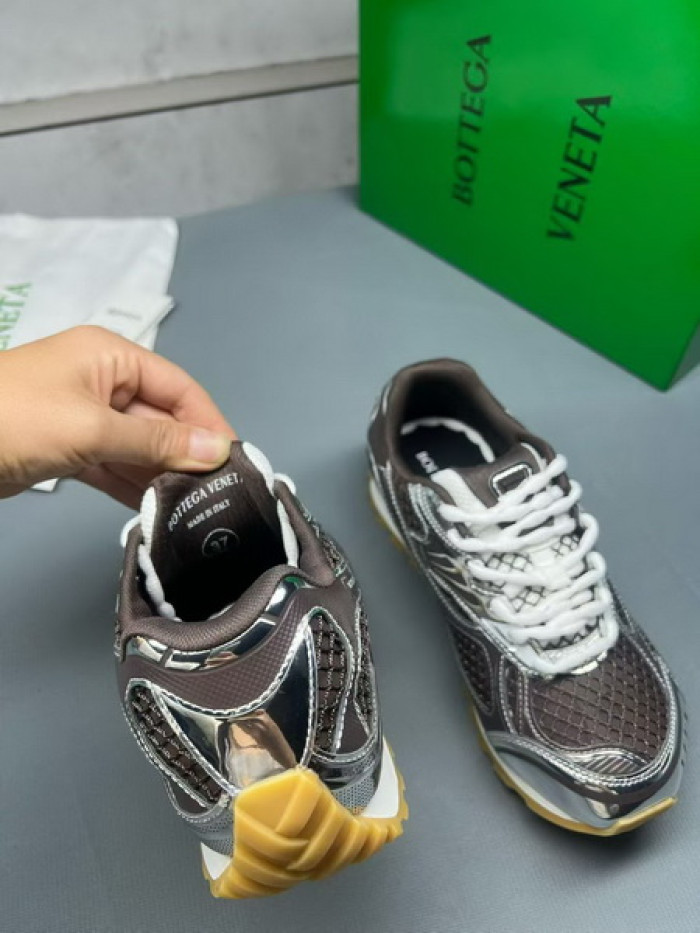 BV sneaker