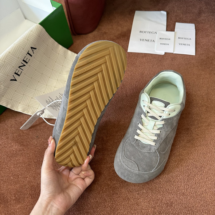 BV sneaker