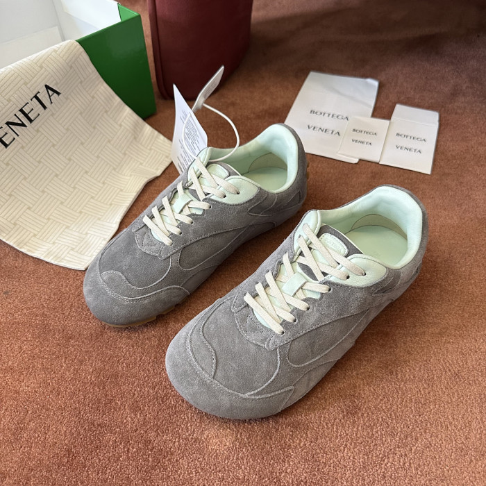 BV sneaker