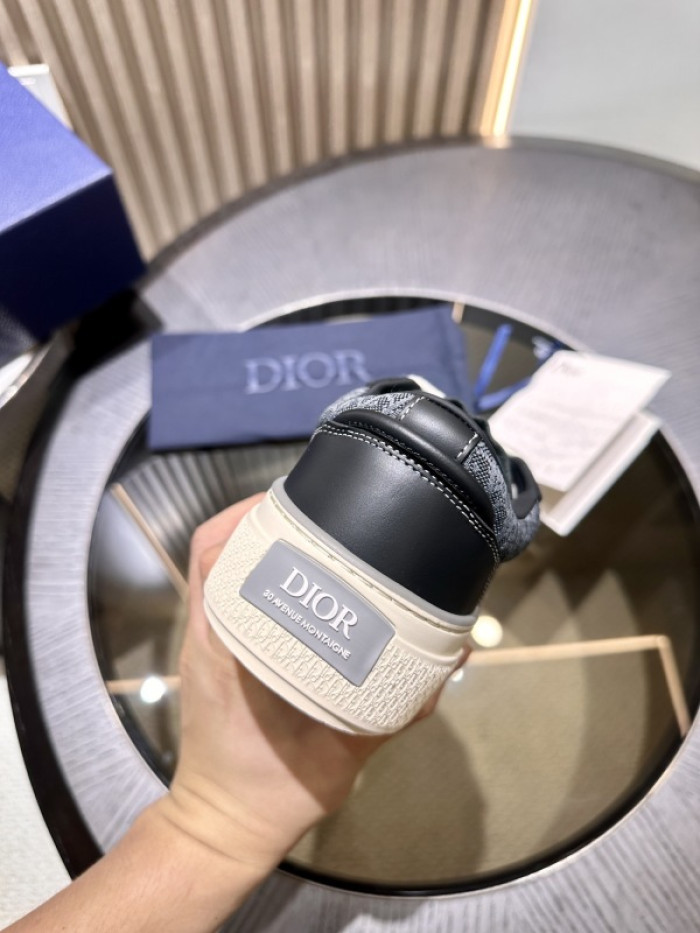 D10R SNEAKER