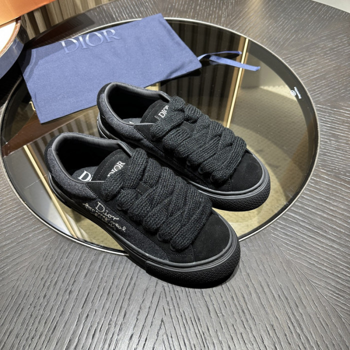 D10R SNEAKER