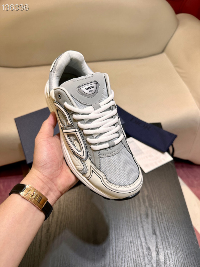 D10R SNEAKER