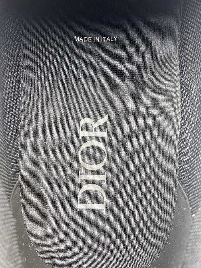 D10R SNEAKER