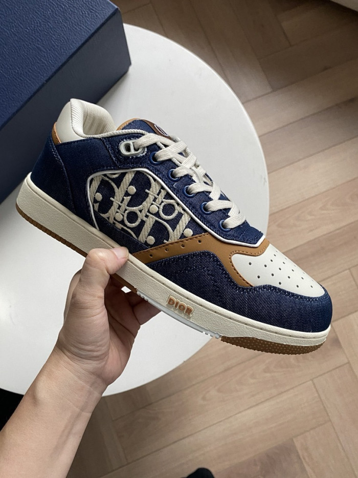D10R B27 LOW SNEAKER