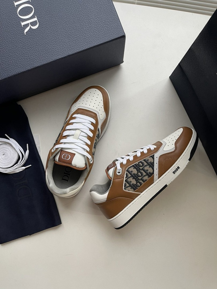 D10R B27 LOW SNEAKER