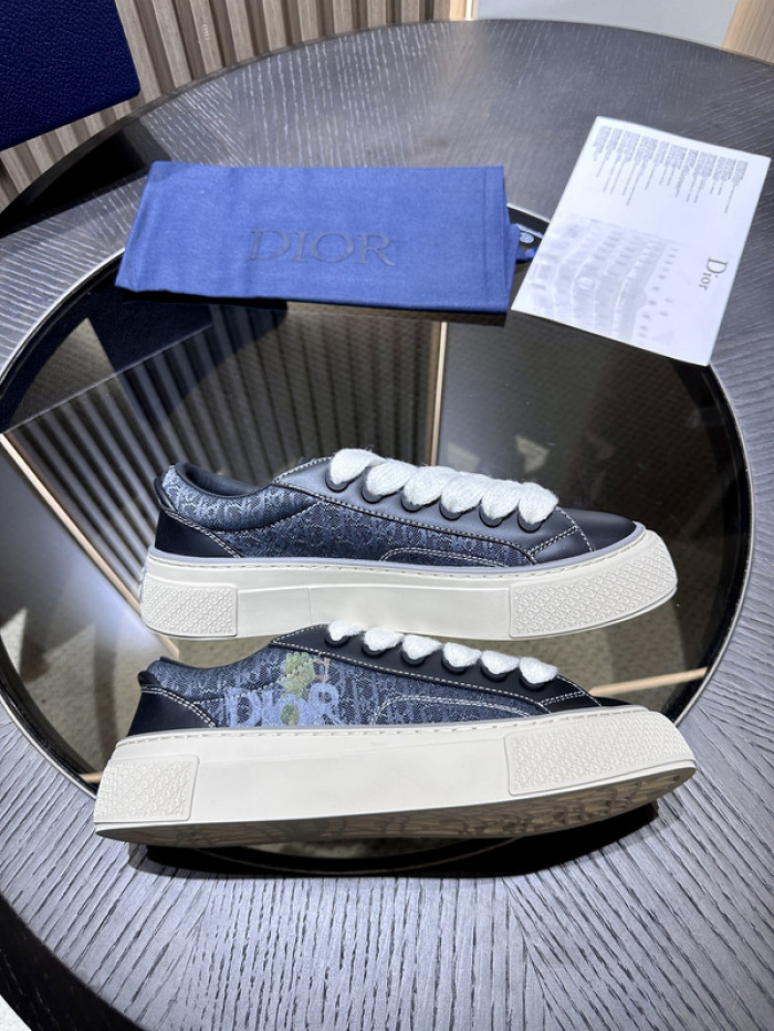 D10R SNEAKER