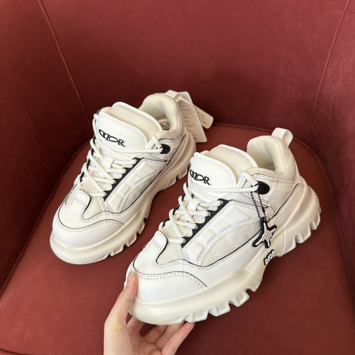 D10R B57 SNEAKER