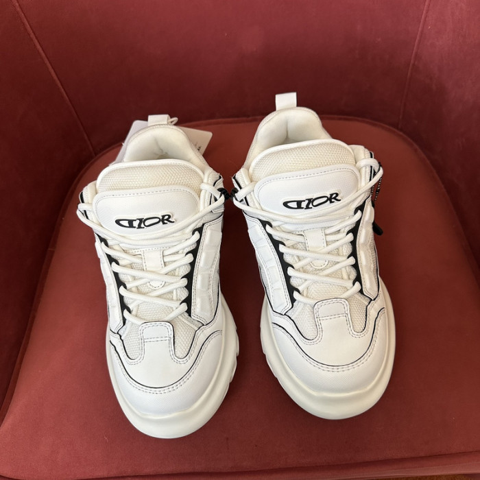 D10R B57 SNEAKER