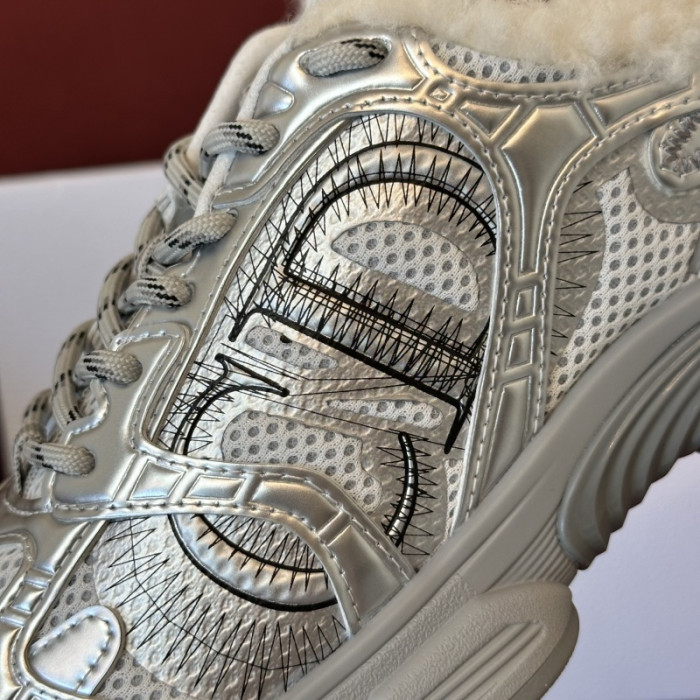 D10R SNEAKER