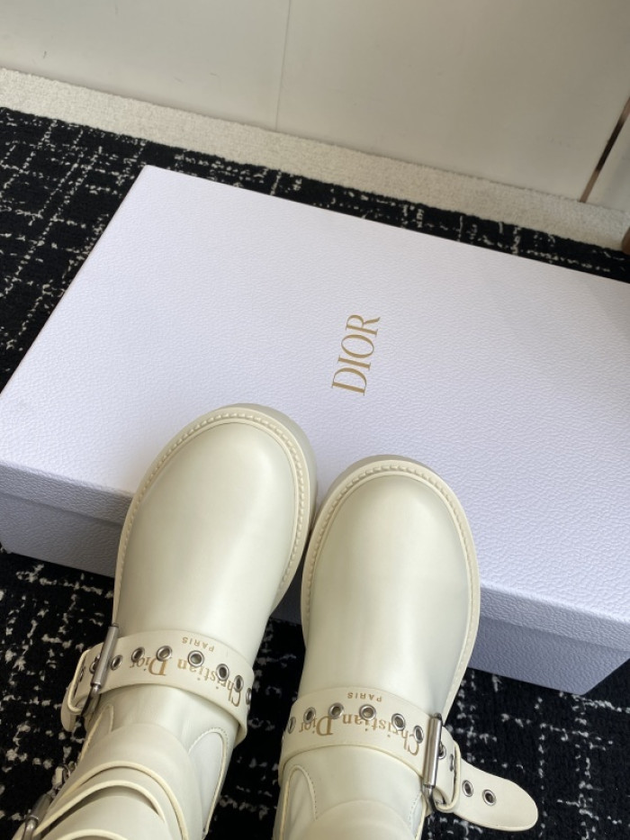 D10R boot