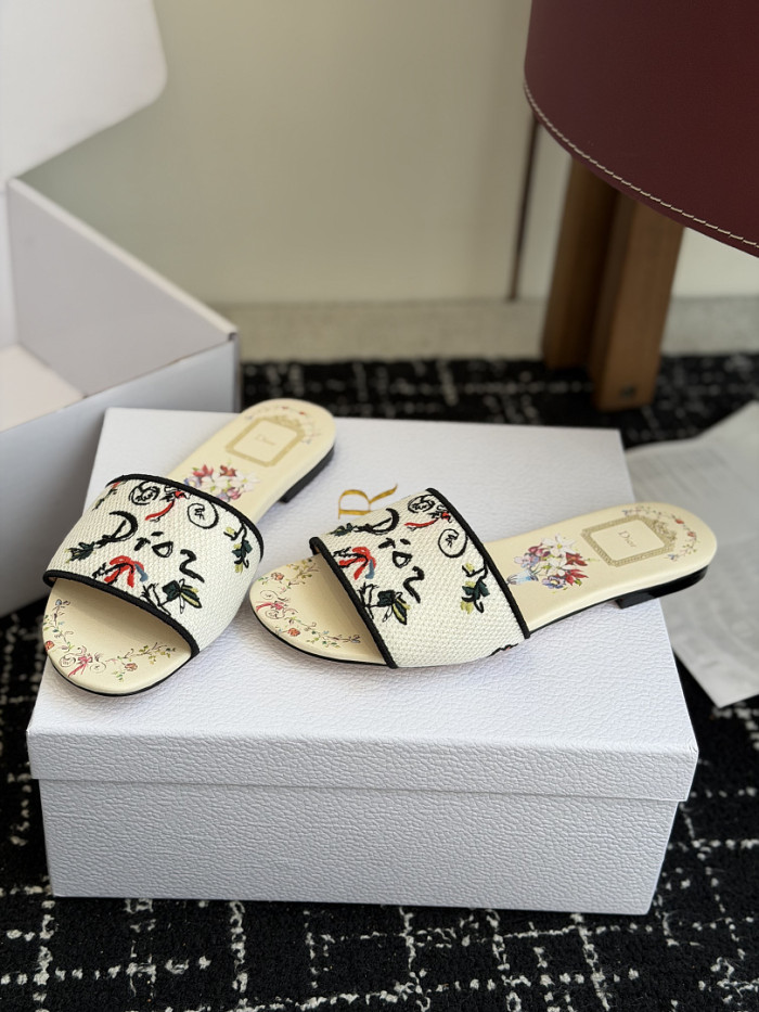d10r sandal