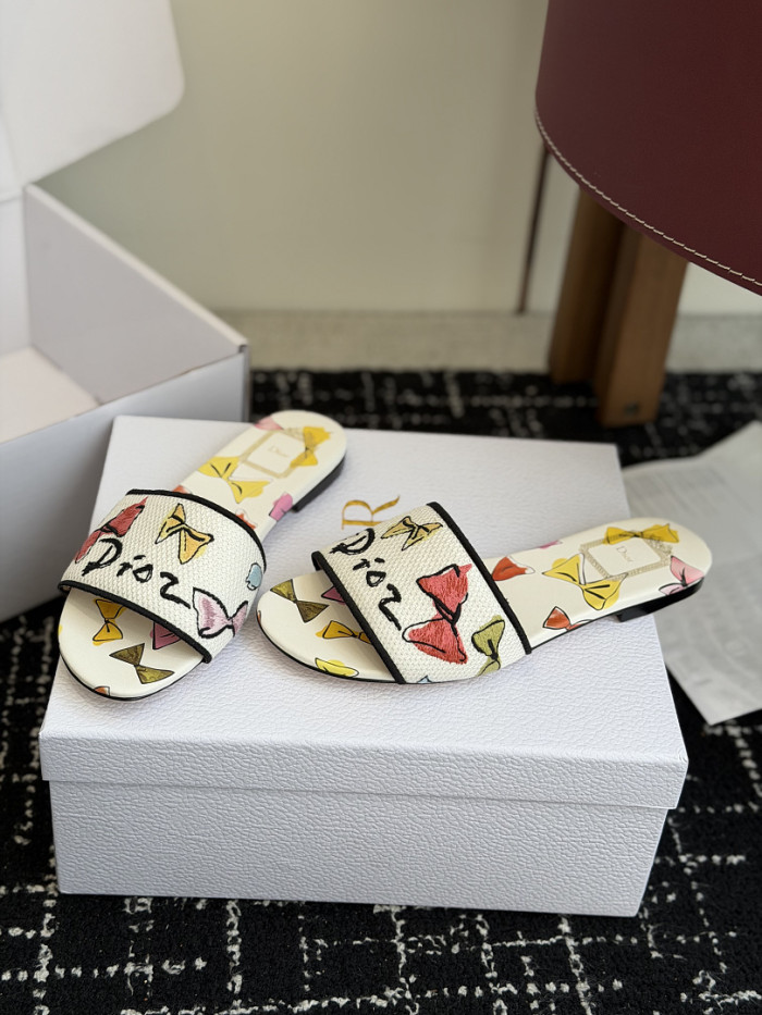 d10r sandal