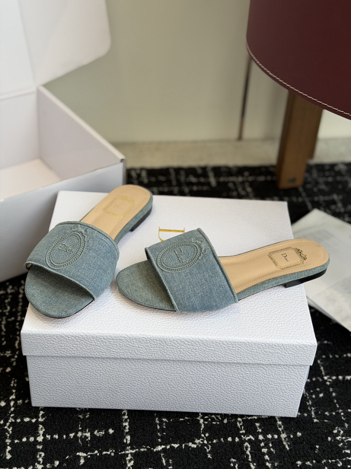 d10r sandal