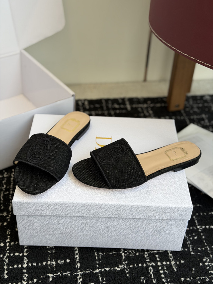 d10r sandal