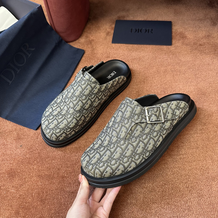 d10r sandal